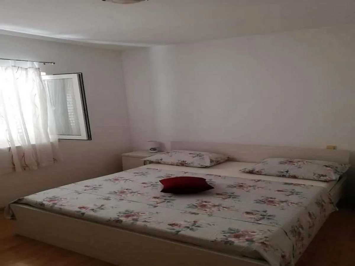 Vesna Apartment Seget Vranjica